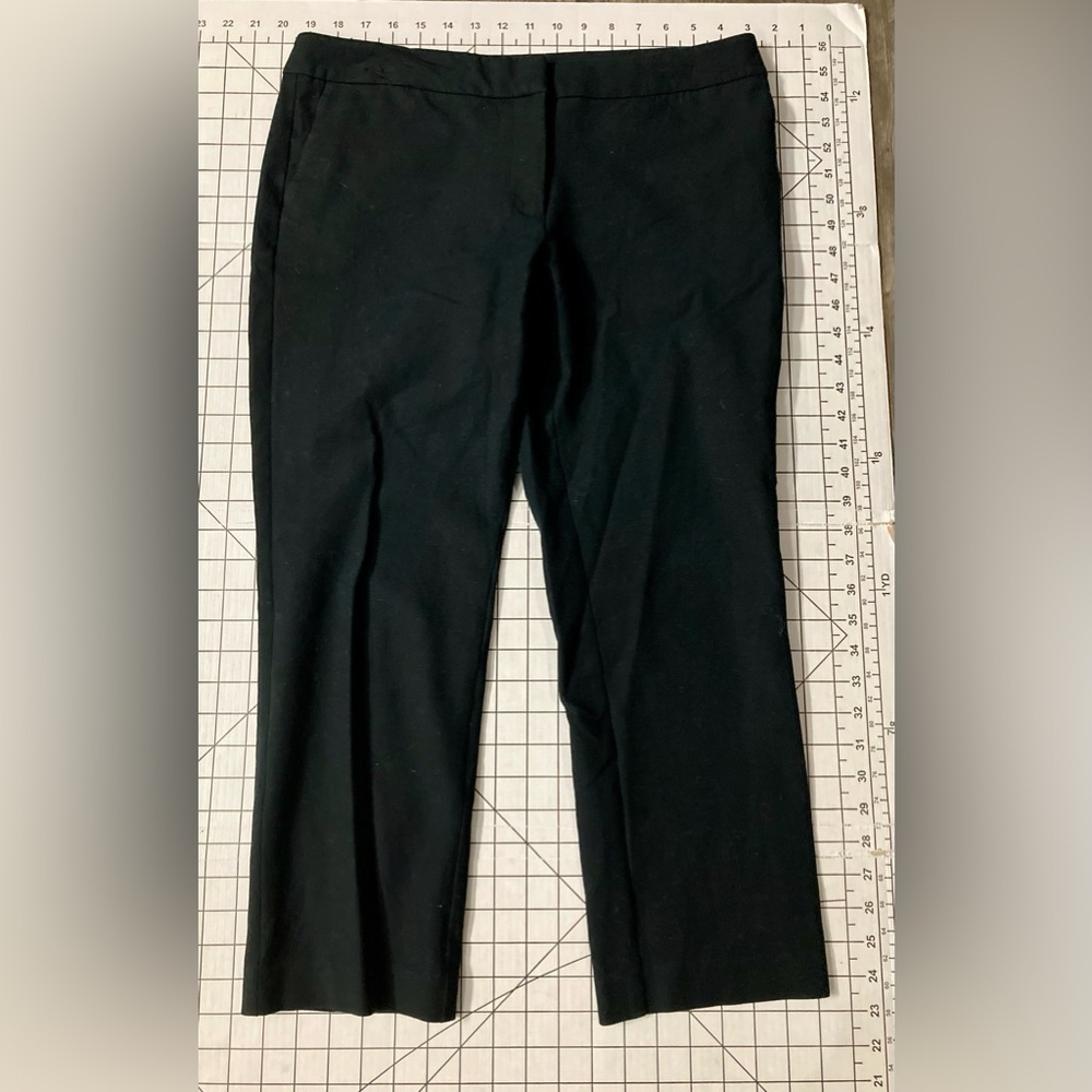 Ann Taylor Factory Women’s Size 10 Black Signature Cropped Trouser Pants